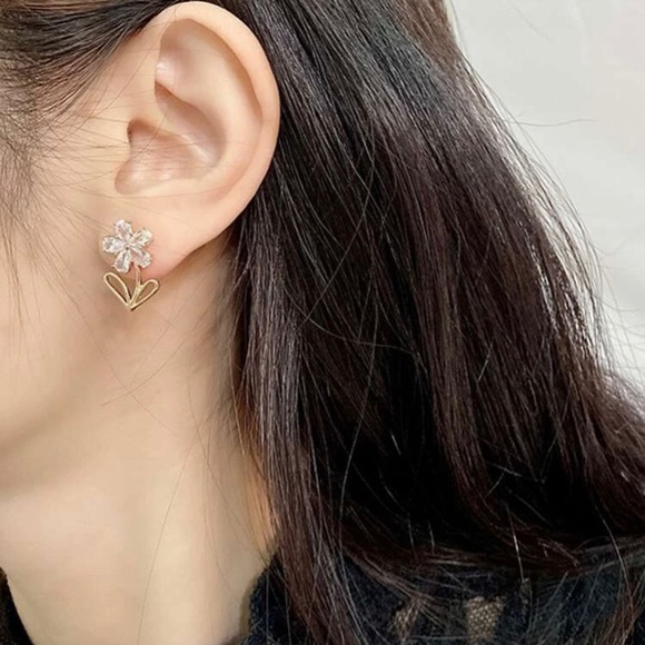 925 Sterling Silver Rhinestone Flower Stud Earrings - Picture 2 of 4